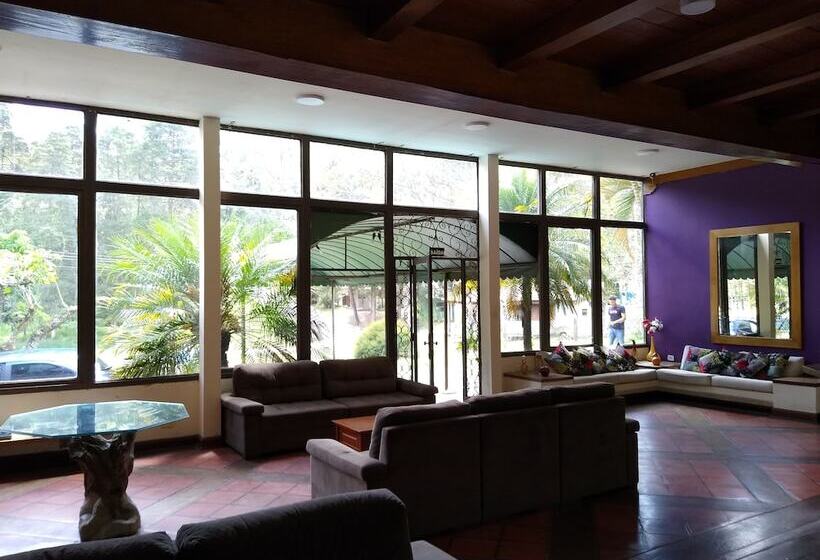 Отель Del Verde