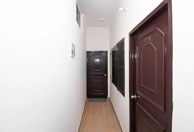 Super Hotel O Mahalaxmi Palace