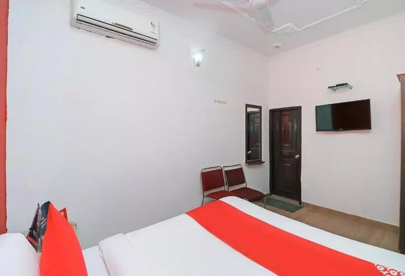 Super Hotel O Mahalaxmi Palace