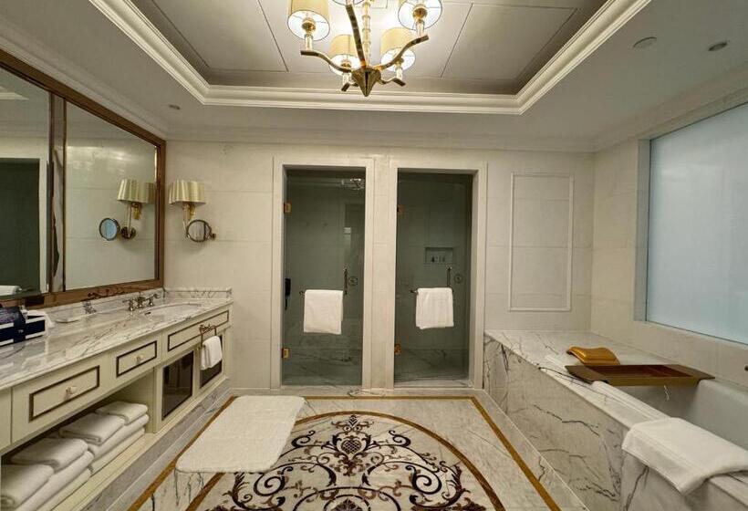 Hotel Radisson Blu Forest Manor Shanghai Hongqiao   Near Necc