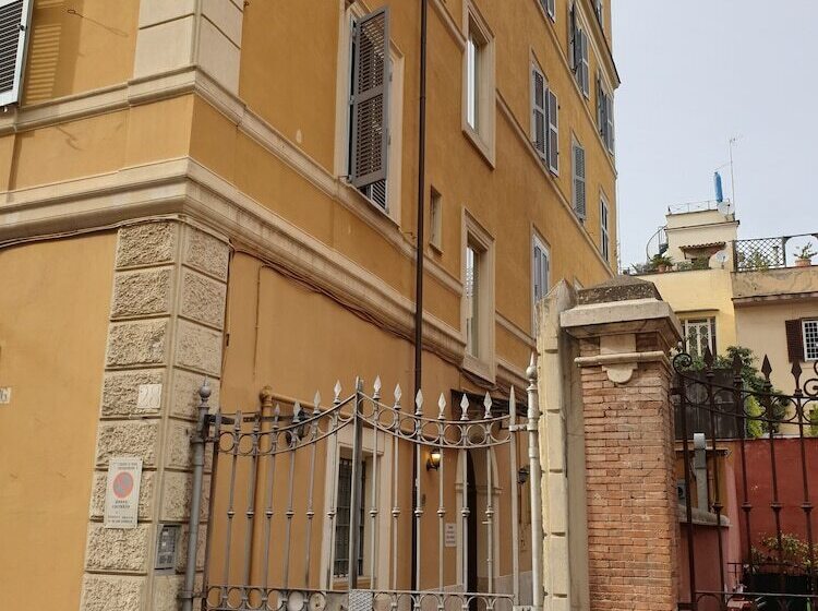 פנסיון Secret Rhome Colosseum