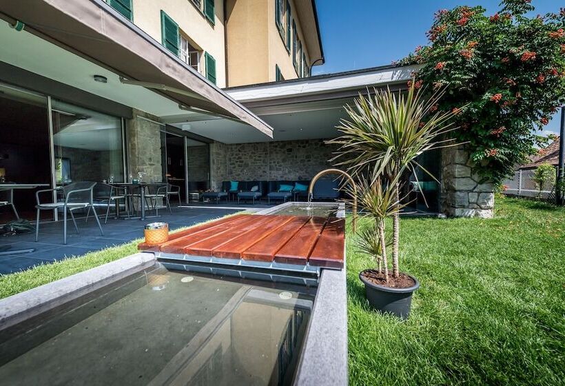 Châtonneyre Hotel & Restaurant