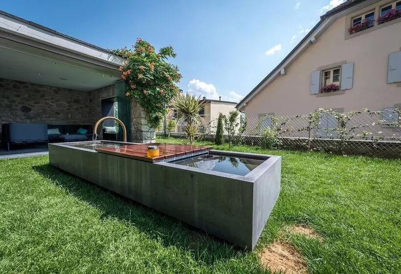 Châtonneyre Hotel & Restaurant