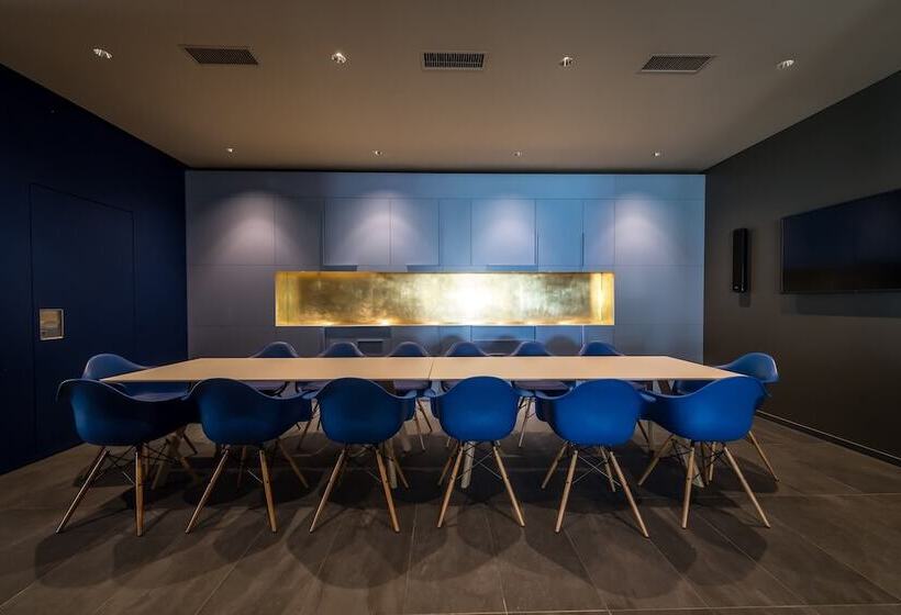 Châtonneyre Hotel & Restaurant