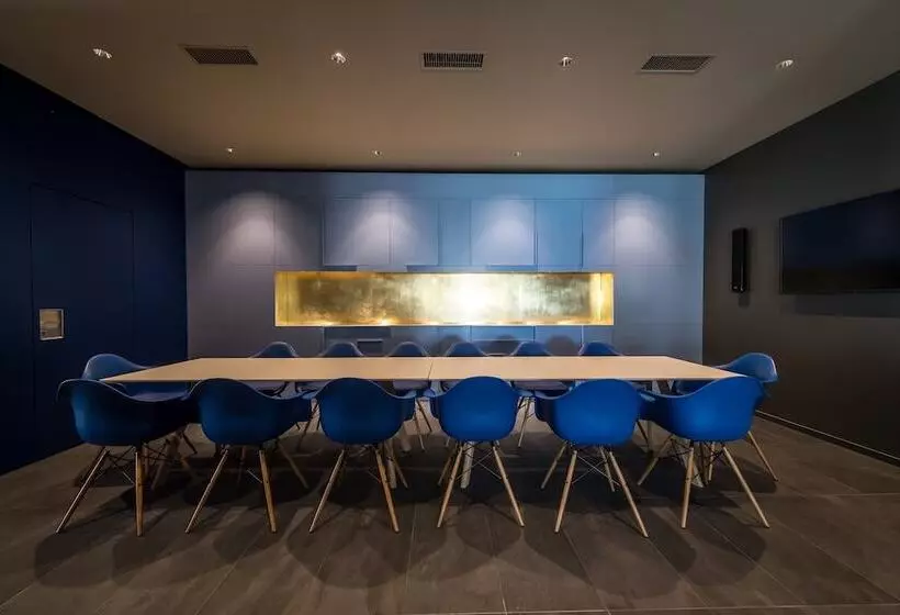 Châtonneyre Hotel & Restaurant