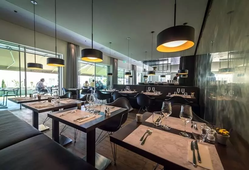 Châtonneyre Hotel & Restaurant