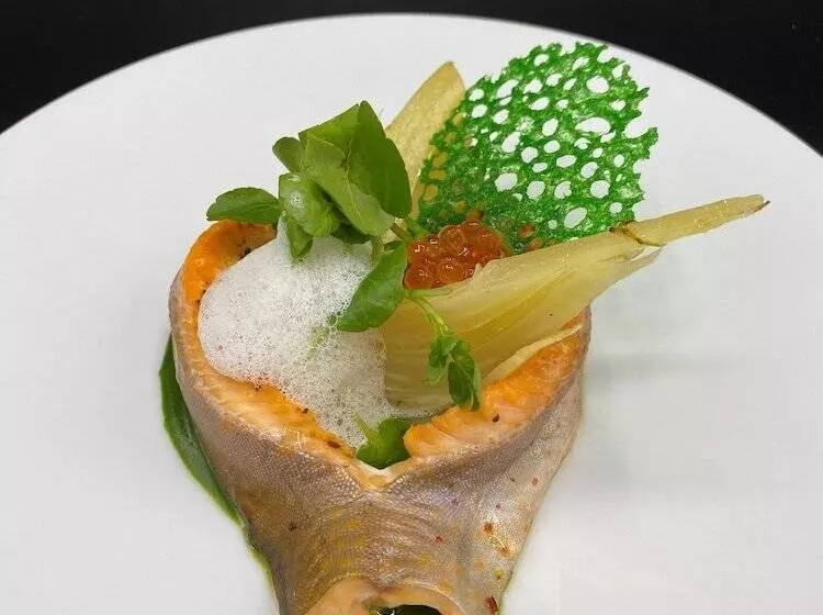 Châtonneyre Hotel & Restaurant