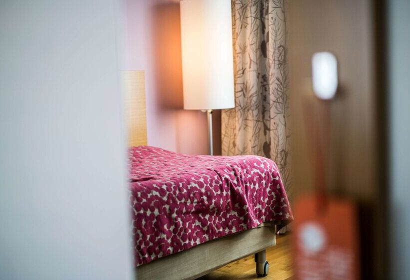 هتل Scandic Jarva Krog