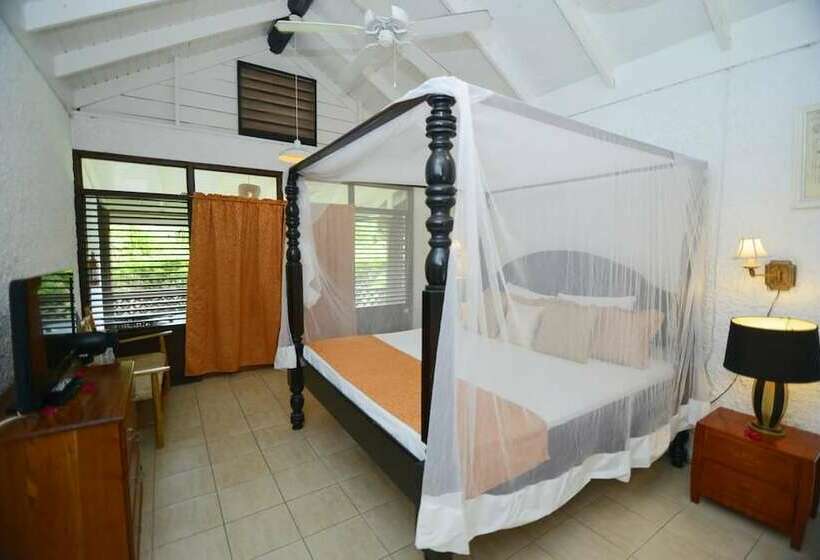 Hummingbird Beach Resort