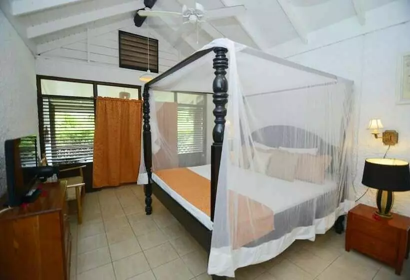 Hummingbird Beach Resort