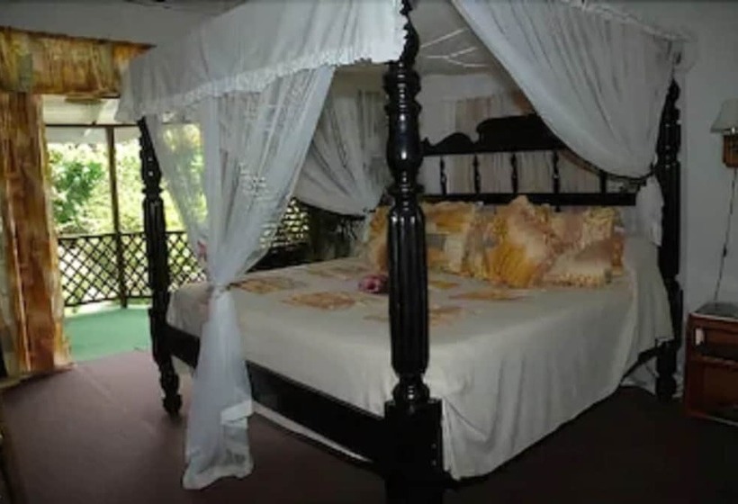 Hummingbird Beach Resort