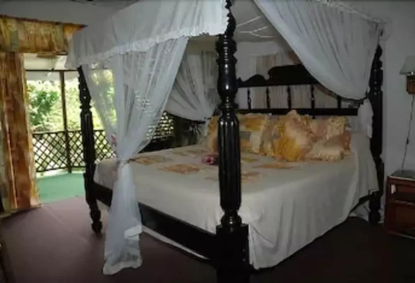 Hummingbird Beach Resort