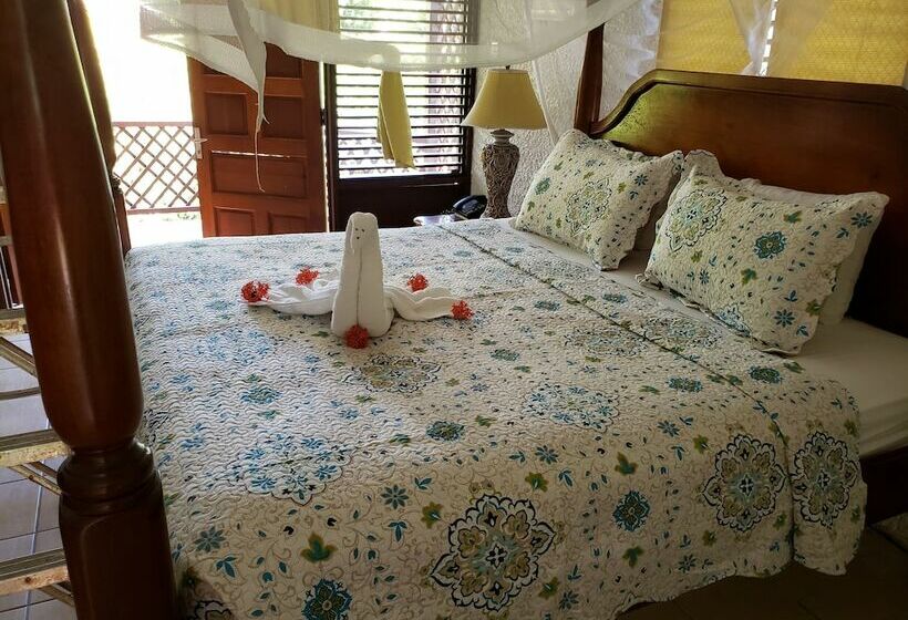 Hummingbird Beach Resort