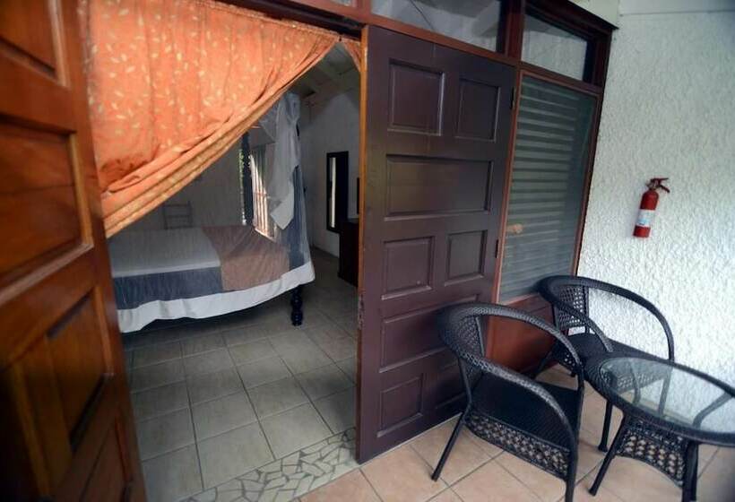 Hummingbird Beach Resort