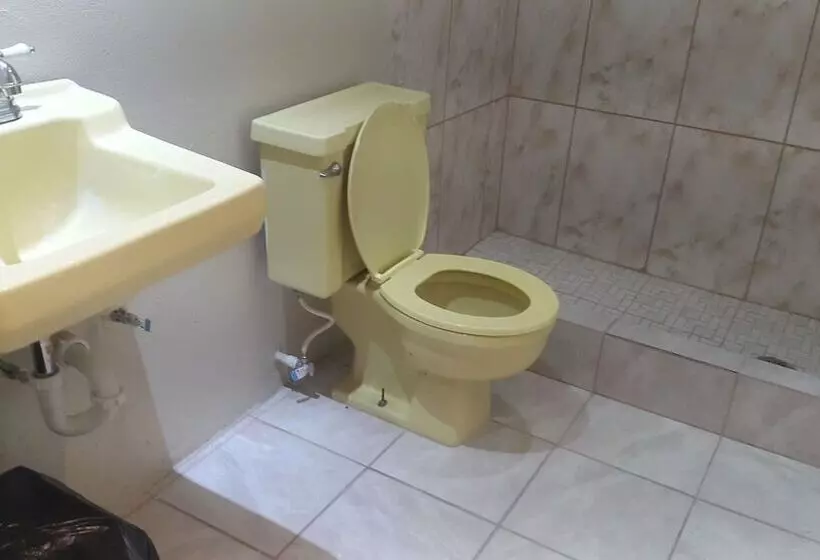 Pinneys Beach Hotel Nevis