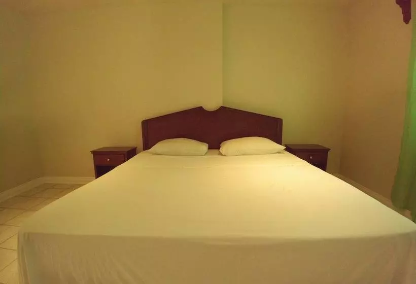 Pinneys Beach Hotel Nevis