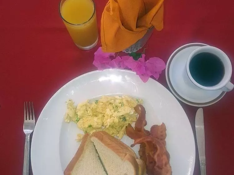 Pinneys Beach Hotel Nevis