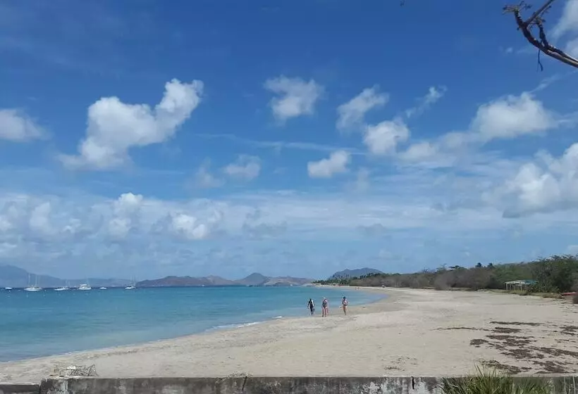 Pinneys Beach Hotel Nevis