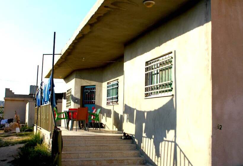 Bedouin Pink Ecohouse   Hostel