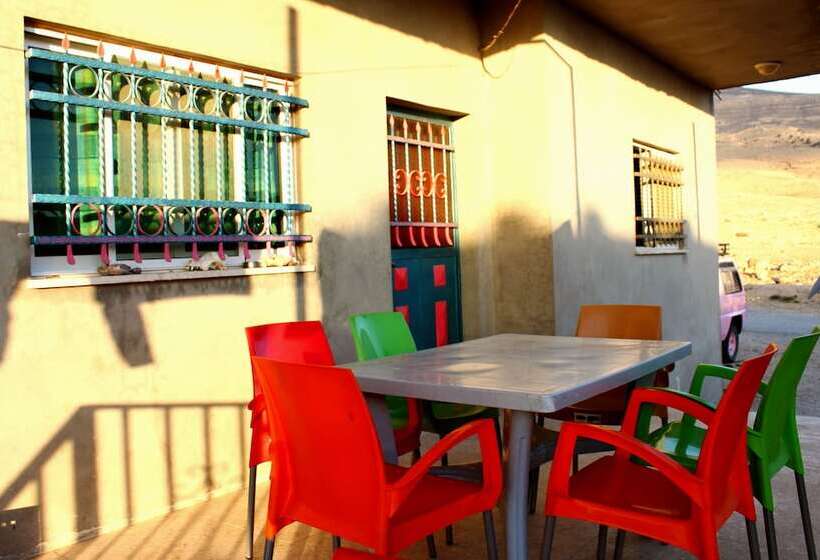 Bedouin Pink Ecohouse   Hostel