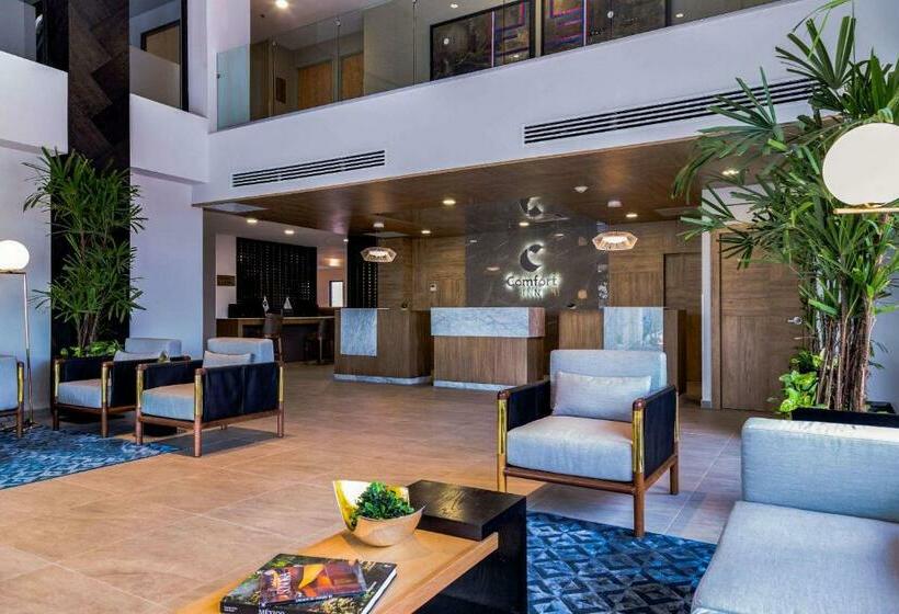 בית מלון כפרי Comfort Inn Hermosillo Aeropuerto