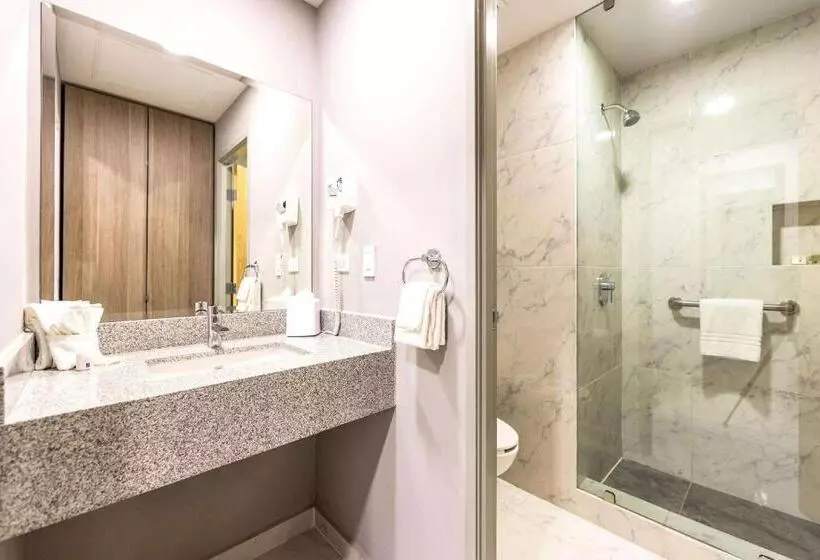 Hotelli Comfort Inn Hermosillo Aeropuerto