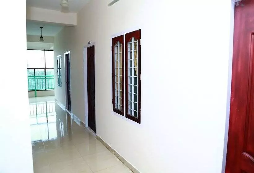 ホテル Mackal Residency By Oyo Rooms