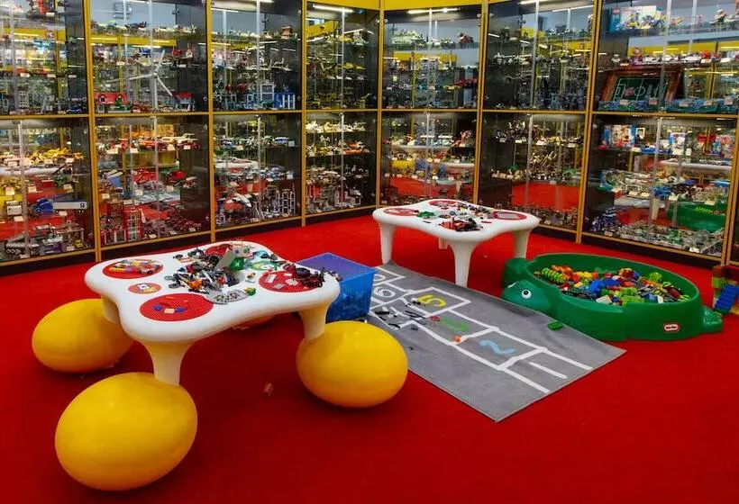 هتل A Museum Of Bricks