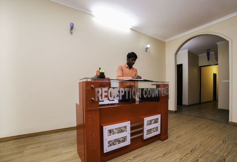 酒店 Refuge Home Stays By Oyo Rooms