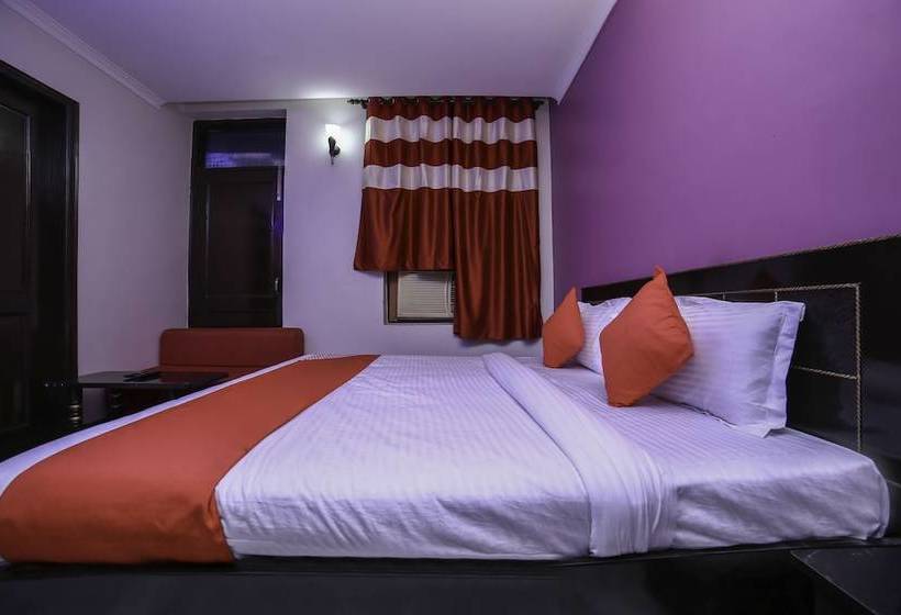 酒店 Refuge Home Stays By Oyo Rooms