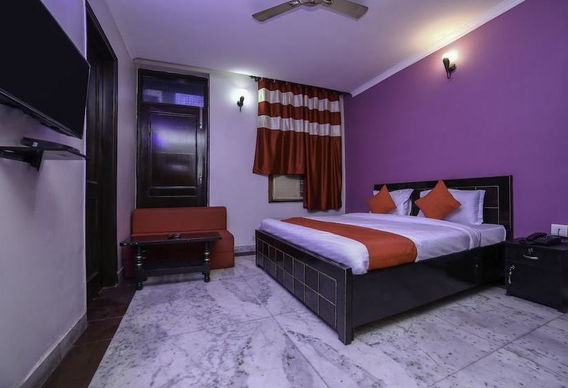 酒店 Refuge Home Stays By Oyo Rooms