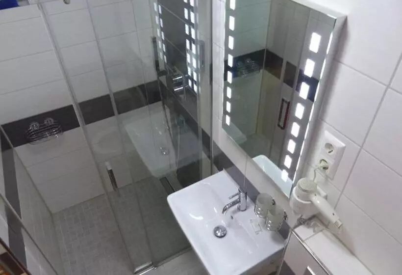 Hotelli /restaurant Balkan