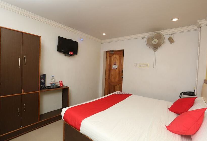 호텔 Royal Grand By Oyo Rooms