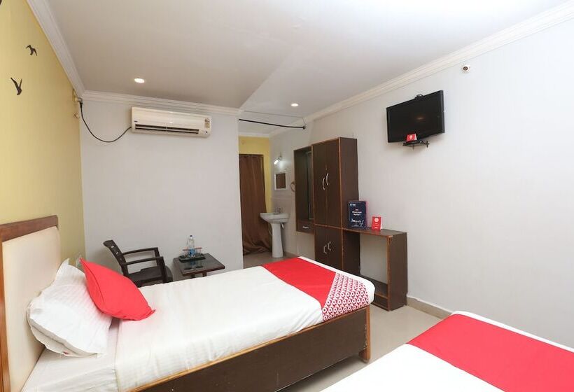 호텔 Royal Grand By Oyo Rooms