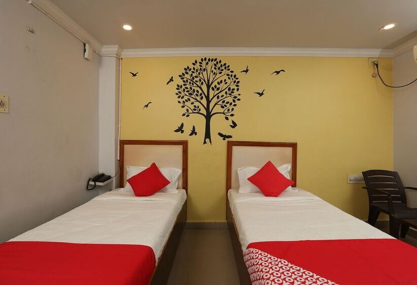 호텔 Royal Grand By Oyo Rooms