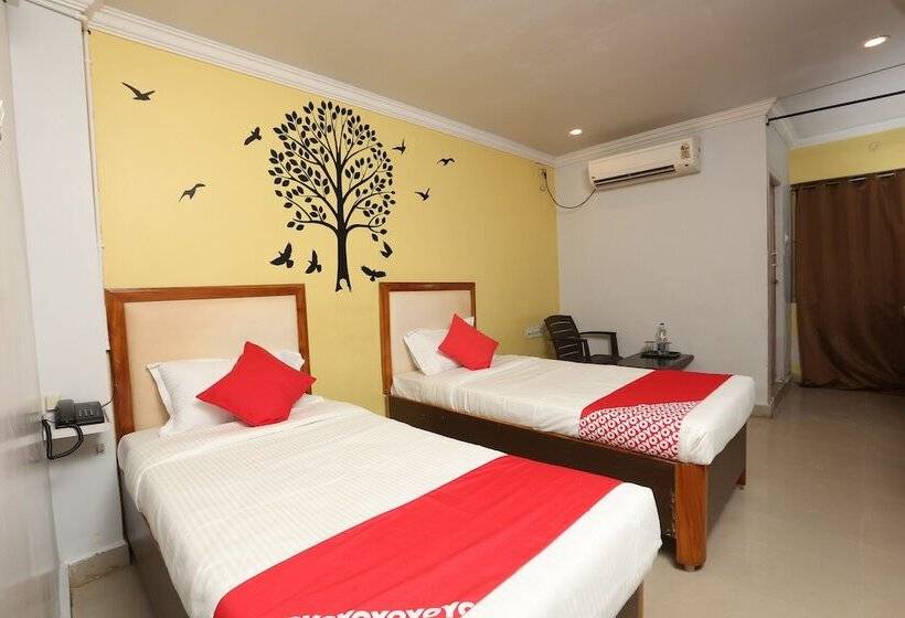 호텔 Royal Grand By Oyo Rooms