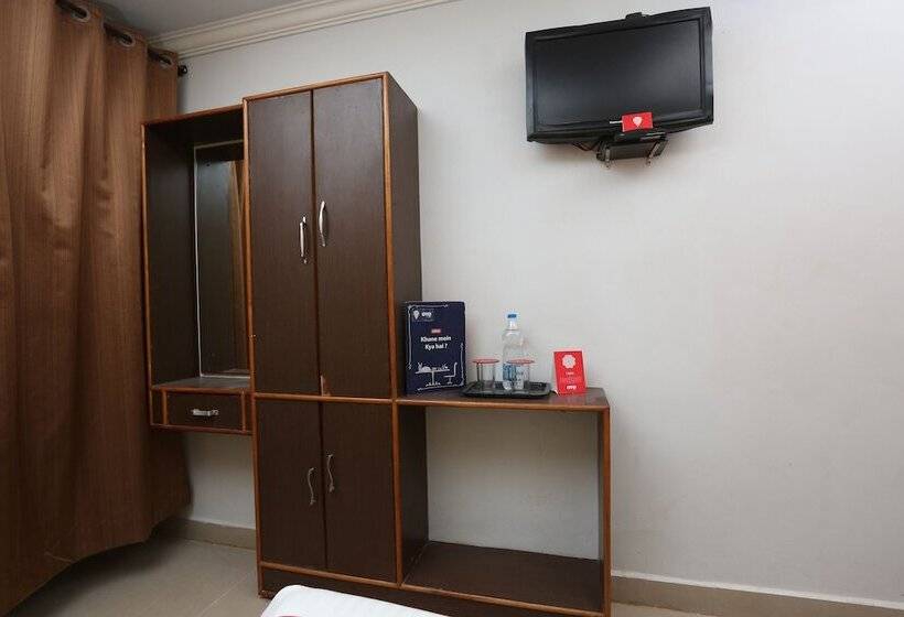 호텔 Royal Grand By Oyo Rooms