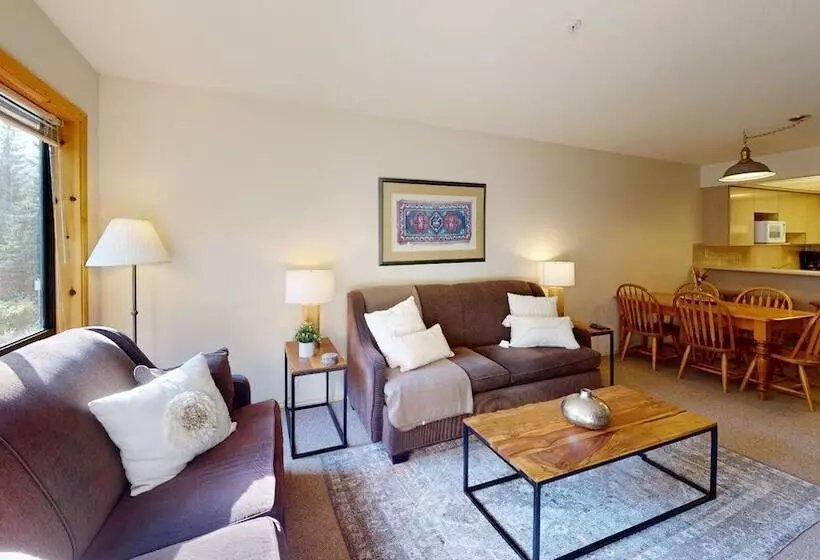 Spacious 3br Condo In Whistler