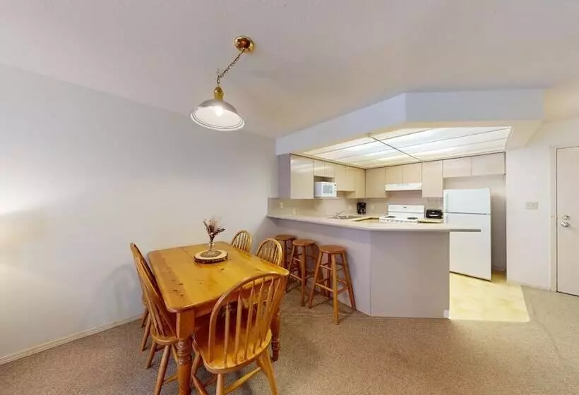 Spacious 3br Condo In Whistler