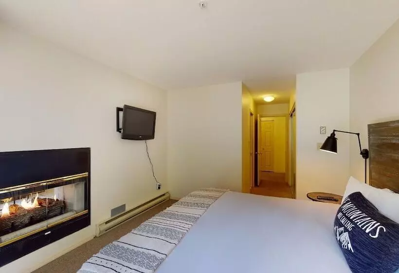 Spacious 3br Condo In Whistler