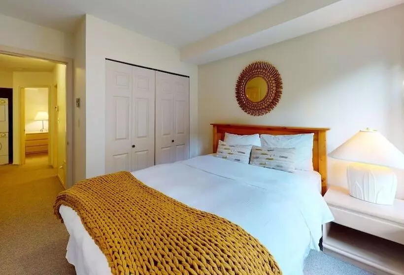 Spacious 3br Condo In Whistler