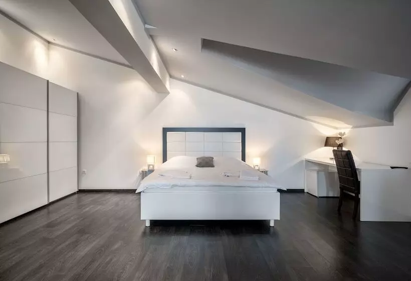 Hostelli The Suites   Small Luxury Living