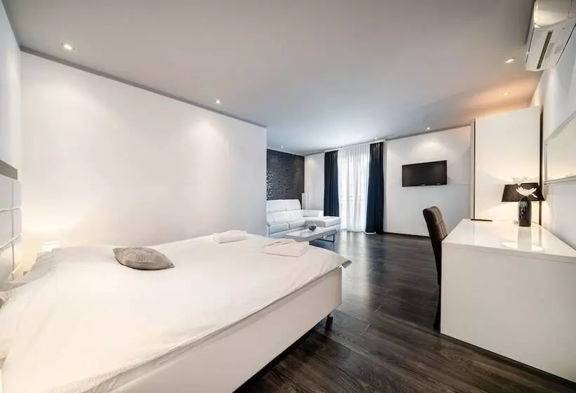 Hostelli The Suites   Small Luxury Living