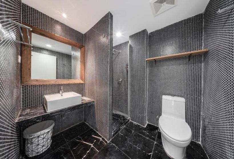 Отель Travelling With X Jnbyhome