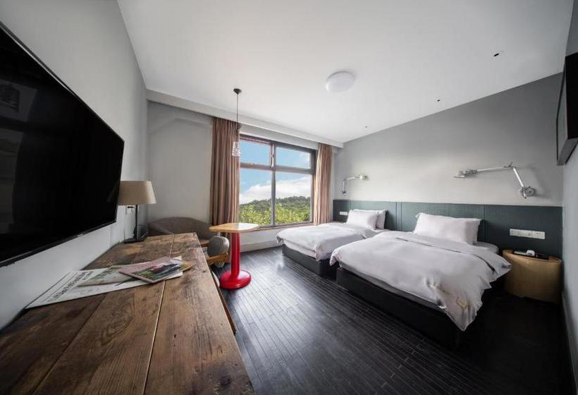 Отель Travelling With X Jnbyhome