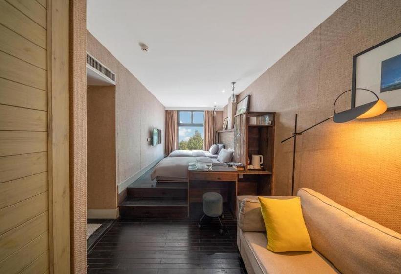 Отель Travelling With X Jnbyhome