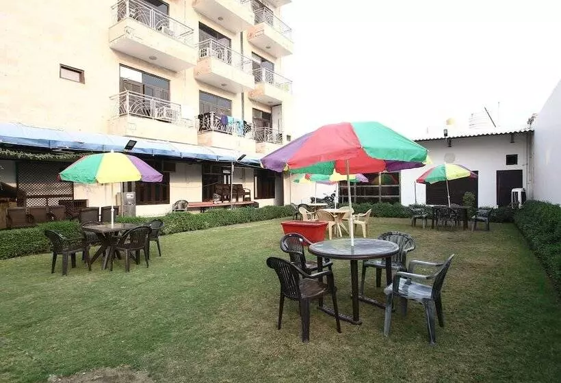ホテル Vrinda Palace