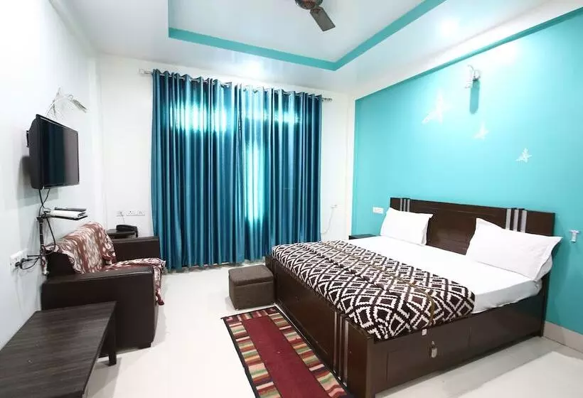 ホテル Vrinda Palace