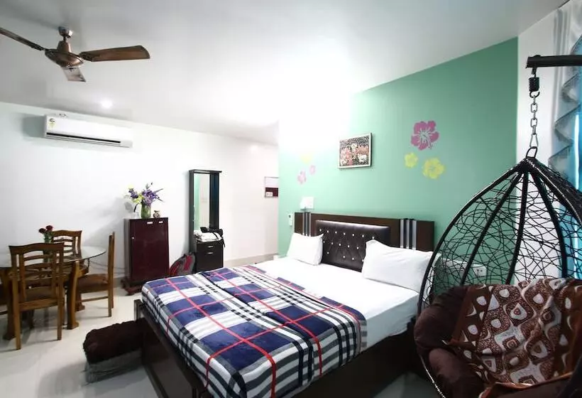 ホテル Vrinda Palace