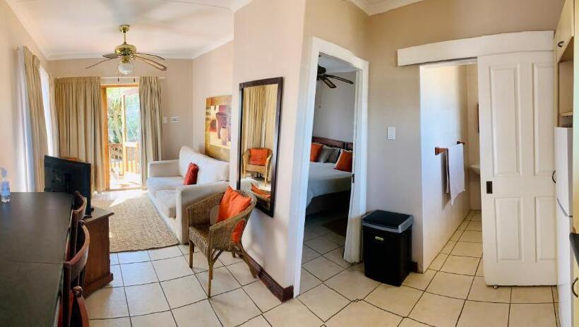 פנסיון Summerstrand Beach Lodge